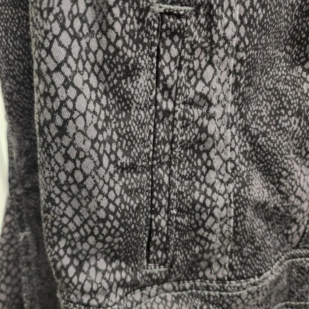Jones of New York Jacket - Black & Gray Snakeskin Print - Size XL - Picture 5 of 13